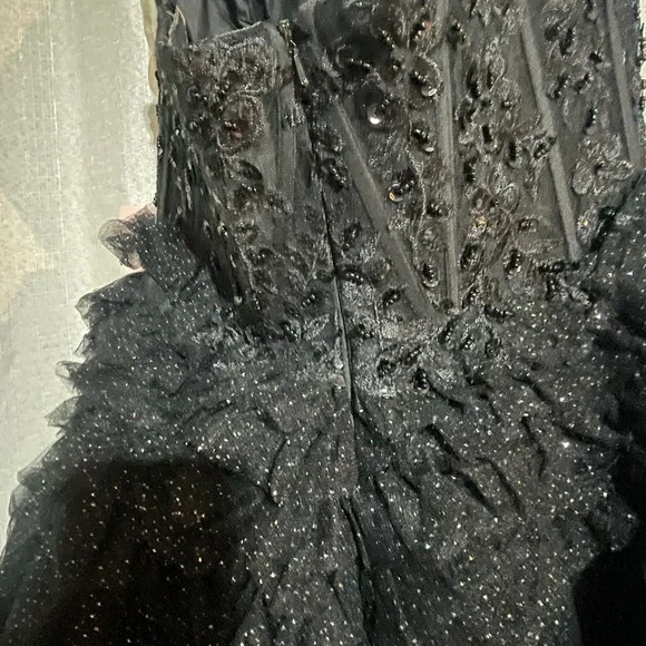 Beautiful NWT Black size 2 Prom Dress! - Picture 6 of 14